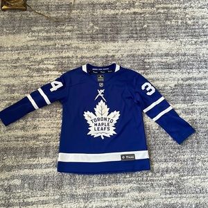 Barely worn Fanatics youth size L/XL Austin Matthews Toronto Maple Leafs Jersey